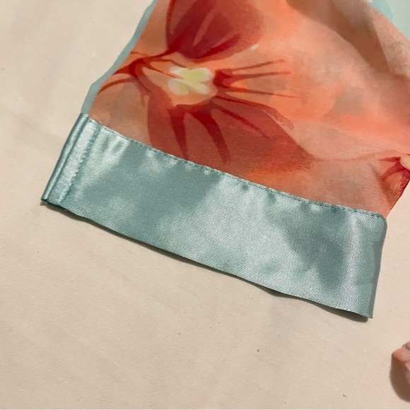 La Vie En Rose Floral Satin Button-Up Blouse Size XS - Picture 6 of 16